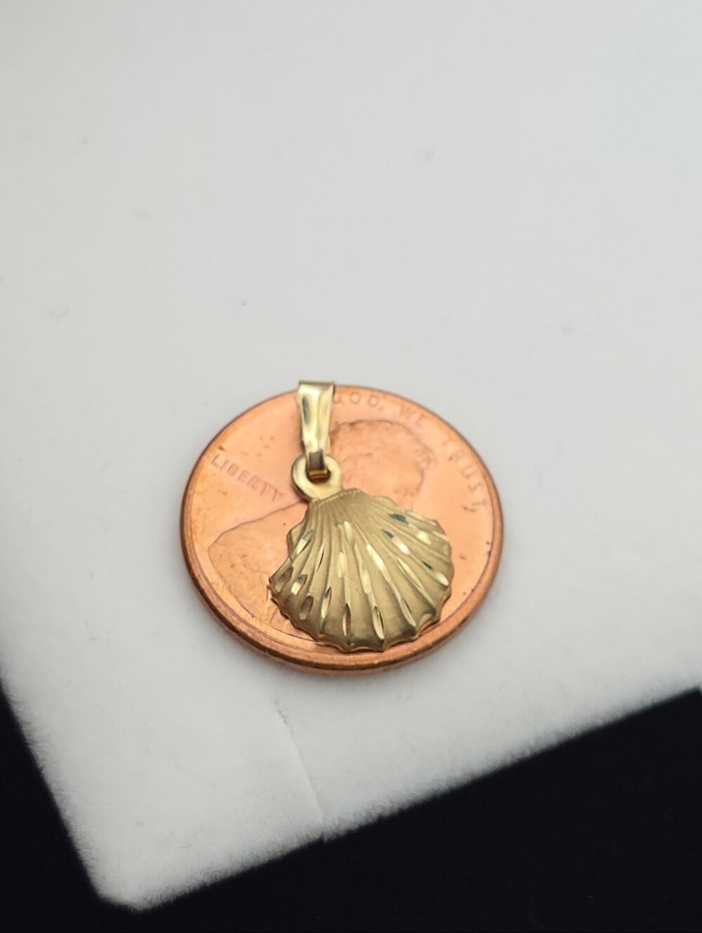 Vintage Fine Jewelry 14k Gold Dainty Minimalist Seashell Charm Pendant Beach - Picture 6 of 6